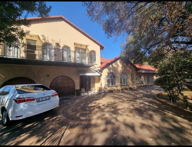 6 BEDROOM HOUSE FOR SALE IN BRACKENHURST